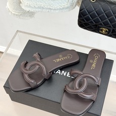 CHANE* |小香26S新品大双C镂空拖鞋通透肌理自带轻奢气韵经典双C镌刻品牌底蕴镂空剪裁勾勒灵动轮廓 CHANE* |小香26S新品大双C镂空拖鞋通透肌理自带轻奢气韵经典双C镌刻品牌底蕴镂空剪裁勾勒灵动轮廓