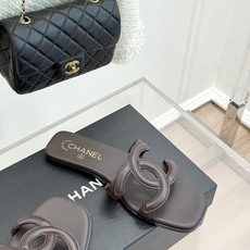 CHANE* |小香26S新品大双C镂空拖鞋通透肌理自带轻奢气韵经典双C镌刻品牌底蕴镂空剪裁勾勒灵动轮廓 CHANE* |小香26S新品大双C镂空拖鞋通透肌理自带轻奢气韵经典双C镌刻品牌底蕴镂空剪裁勾勒灵动轮廓