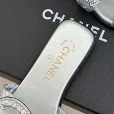 CHANE* |小香26S新品大双C镂空拖鞋通透肌理自带轻奢气韵经典双C镌刻品牌底蕴镂空剪裁勾勒灵动轮廓 CHANE* |小香26S新品大双C镂空拖鞋通透肌理自带轻奢气韵经典双C镌刻品牌底蕴镂空剪裁勾勒灵动轮廓