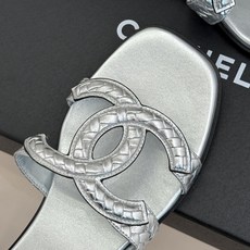 CHANE* |小香26S新品大双C镂空拖鞋通透肌理自带轻奢气韵经典双C镌刻品牌底蕴镂空剪裁勾勒灵动轮廓 CHANE* |小香26S新品大双C镂空拖鞋通透肌理自带轻奢气韵经典双C镌刻品牌底蕴镂空剪裁勾勒灵动轮廓