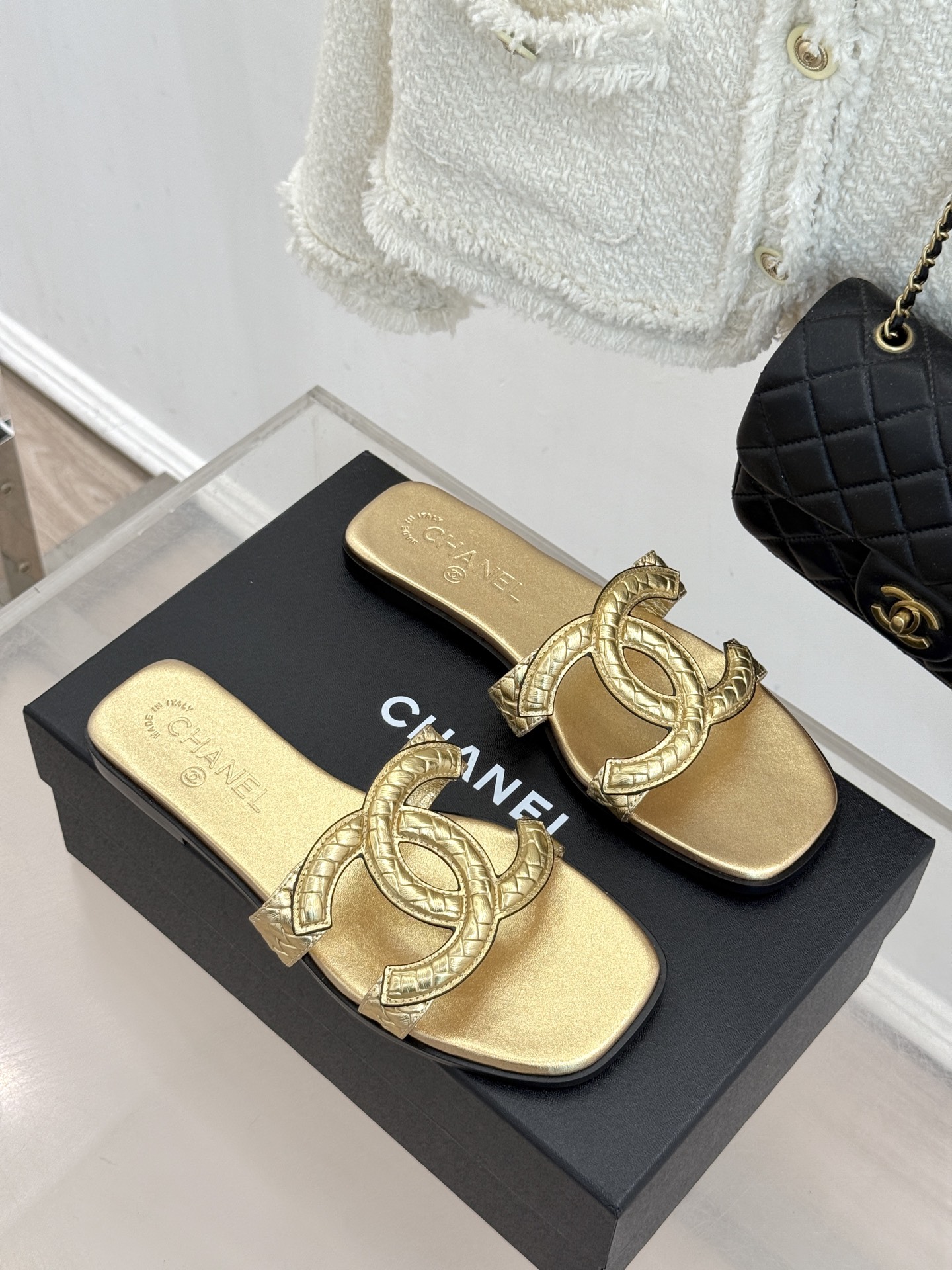 CHANE* ｜小香26S新品大双C镂空拖鞋通透肌理自带轻奢气韵经典双C镌刻品牌底蕴镂空剪裁勾勒灵动轮廓