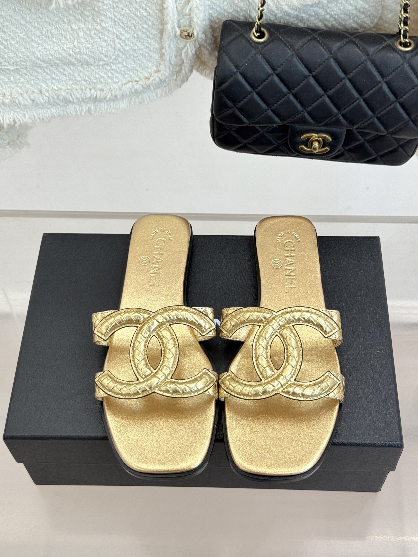 CHANE* ｜小香26S新品大双C镂空拖鞋通透肌理自带轻奢气韵经典双C镌刻品牌底蕴镂空剪裁勾勒灵动轮廓