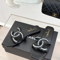 CHANE* |小香26S新品大双C镂空拖鞋通透肌理自带轻奢气韵经典双C镌刻品牌底蕴镂空剪裁勾勒灵动轮廓 CHANE* |小香26S新品大双C镂空拖鞋通透肌理自带轻奢气韵经典双C镌刻品牌底蕴镂空剪裁勾勒灵动轮廓