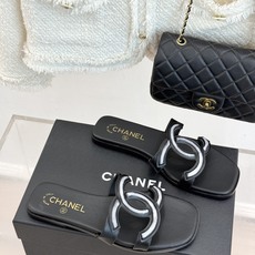 CHANE* |小香26S新品大双C镂空拖鞋通透肌理自带轻奢气韵经典双C镌刻品牌底蕴镂空剪裁勾勒灵动轮廓 CHANE* |小香26S新品大双C镂空拖鞋通透肌理自带轻奢气韵经典双C镌刻品牌底蕴镂空剪裁勾勒灵动轮廓