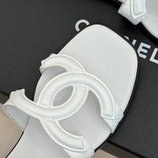 CHANE* |小香26S新品大双C镂空拖鞋通透肌理自带轻奢气韵经典双C镌刻品牌底蕴镂空剪裁勾勒灵动轮廓 CHANE* |小香26S新品大双C镂空拖鞋通透肌理自带轻奢气韵经典双C镌刻品牌底蕴镂空剪裁勾勒灵动轮廓