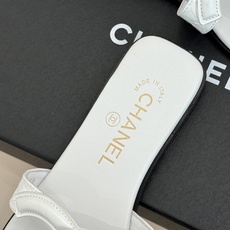 CHANE* |小香26S新品大双C镂空拖鞋通透肌理自带轻奢气韵经典双C镌刻品牌底蕴镂空剪裁勾勒灵动轮廓 CHANE* |小香26S新品大双C镂空拖鞋通透肌理自带轻奢气韵经典双C镌刻品牌底蕴镂空剪裁勾勒灵动轮廓