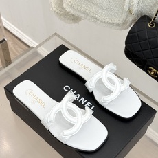 CHANE* |小香26S新品大双C镂空拖鞋通透肌理自带轻奢气韵经典双C镌刻品牌底蕴镂空剪裁勾勒灵动轮廓 CHANE* |小香26S新品大双C镂空拖鞋通透肌理自带轻奢气韵经典双C镌刻品牌底蕴镂空剪裁勾勒灵动轮廓