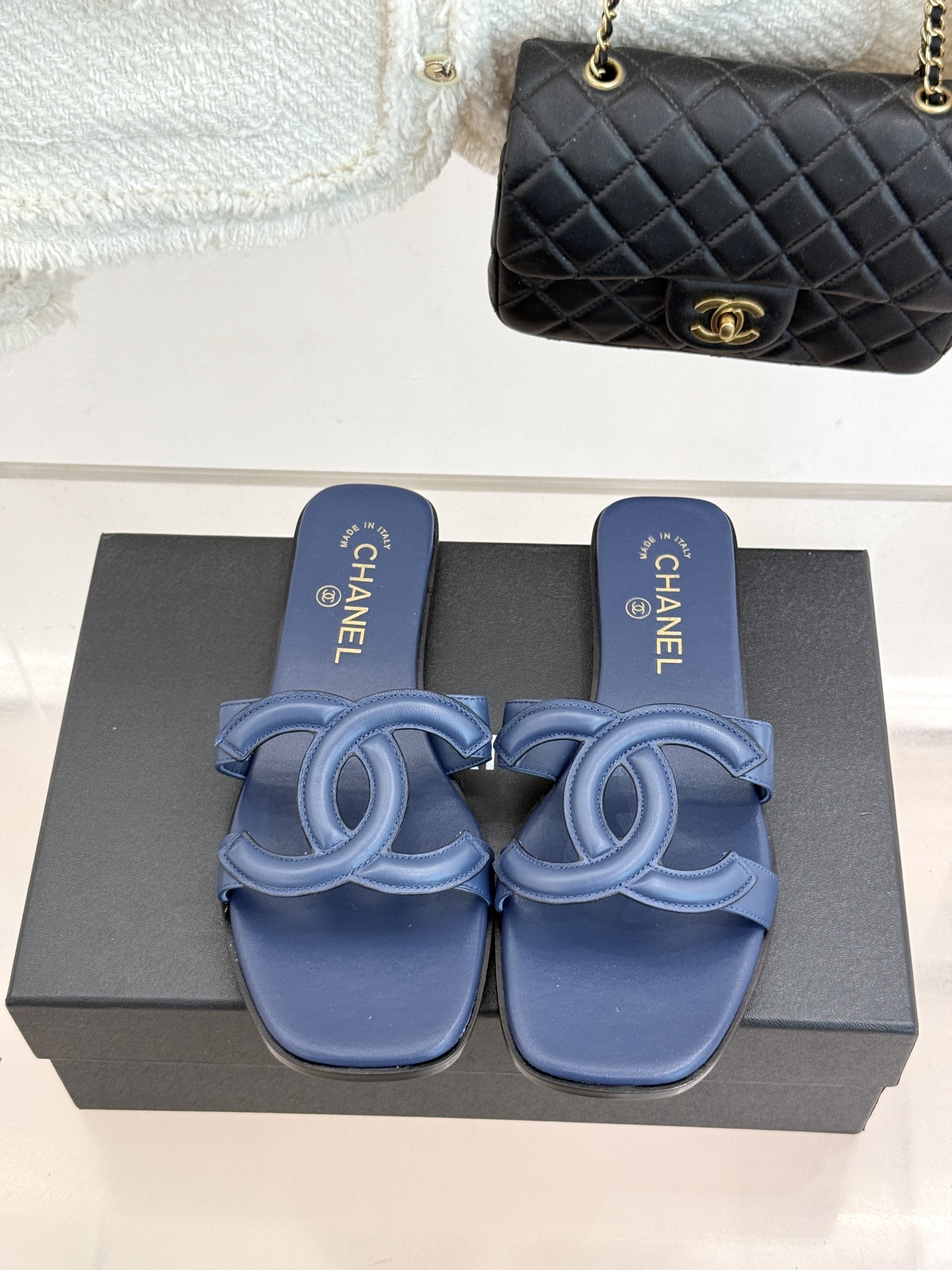 CHANE* |小香26S新品大双C镂空拖鞋通透肌理自带轻奢气韵经典双C镌刻品牌底蕴镂空剪裁勾勒灵动轮廓 CHANE* |小香26S新品大双C镂空拖鞋通透肌理自带轻奢气韵经典双C镌刻品牌底蕴镂空剪裁勾勒灵动轮廓