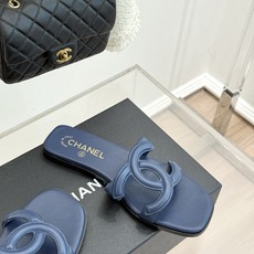CHANE* |小香26S新品大双C镂空拖鞋通透肌理自带轻奢气韵经典双C镌刻品牌底蕴镂空剪裁勾勒灵动轮廓 CHANE* |小香26S新品大双C镂空拖鞋通透肌理自带轻奢气韵经典双C镌刻品牌底蕴镂空剪裁勾勒灵动轮廓