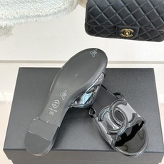 CHANE* |小香26S新品大双C镂空拖鞋通透肌理自带轻奢气韵经典双C镌刻品牌底蕴镂空剪裁勾勒灵动轮廓 CHANE* |小香26S新品大双C镂空拖鞋通透肌理自带轻奢气韵经典双C镌刻品牌底蕴镂空剪裁勾勒灵动轮廓
