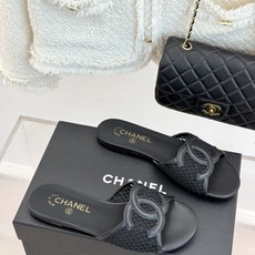 CHANE* |小香26S新品大双C镂空拖鞋通透肌理自带轻奢气韵经典双C镌刻品牌底蕴镂空剪裁勾勒灵动轮廓 CHANE* |小香26S新品大双C镂空拖鞋通透肌理自带轻奢气韵经典双C镌刻品牌底蕴镂空剪裁勾勒灵动轮廓