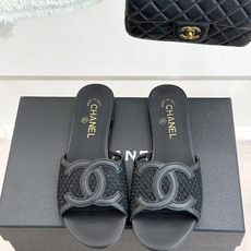 CHANE* |小香26S新品大双C镂空拖鞋通透肌理自带轻奢气韵经典双C镌刻品牌底蕴镂空剪裁勾勒灵动轮廓 CHANE* |小香26S新品大双C镂空拖鞋通透肌理自带轻奢气韵经典双C镌刻品牌底蕴镂空剪裁勾勒灵动轮廓