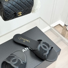 CHANE* |小香26S新品大双C镂空拖鞋通透肌理自带轻奢气韵经典双C镌刻品牌底蕴镂空剪裁勾勒灵动轮廓 CHANE* |小香26S新品大双C镂空拖鞋通透肌理自带轻奢气韵经典双C镌刻品牌底蕴镂空剪裁勾勒灵动轮廓