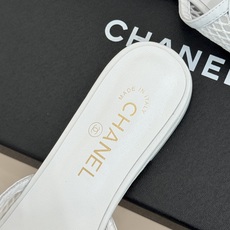 CHANE* |小香26S新品大双C镂空拖鞋通透肌理自带轻奢气韵经典双C镌刻品牌底蕴镂空剪裁勾勒灵动轮廓 CHANE* |小香26S新品大双C镂空拖鞋通透肌理自带轻奢气韵经典双C镌刻品牌底蕴镂空剪裁勾勒灵动轮廓