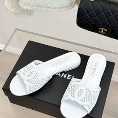 CHANE* |小香26S新品大双C镂空拖鞋通透肌理自带轻奢气韵经典双C镌刻品牌底蕴镂空剪裁勾勒灵动轮廓 CHANE* |小香26S新品大双C镂空拖鞋通透肌理自带轻奢气韵经典双C镌刻品牌底蕴镂空剪裁勾勒灵动轮廓