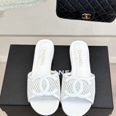 CHANE* |小香26S新品大双C镂空拖鞋通透肌理自带轻奢气韵经典双C镌刻品牌底蕴镂空剪裁勾勒灵动轮廓 CHANE* |小香26S新品大双C镂空拖鞋通透肌理自带轻奢气韵经典双C镌刻品牌底蕴镂空剪裁勾勒灵动轮廓