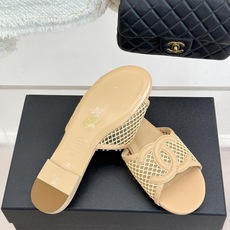 CHANE* |小香26S新品大双C镂空拖鞋通透肌理自带轻奢气韵经典双C镌刻品牌底蕴镂空剪裁勾勒灵动轮廓 CHANE* |小香26S新品大双C镂空拖鞋通透肌理自带轻奢气韵经典双C镌刻品牌底蕴镂空剪裁勾勒灵动轮廓