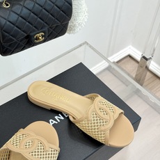 CHANE* |小香26S新品大双C镂空拖鞋通透肌理自带轻奢气韵经典双C镌刻品牌底蕴镂空剪裁勾勒灵动轮廓 CHANE* |小香26S新品大双C镂空拖鞋通透肌理自带轻奢气韵经典双C镌刻品牌底蕴镂空剪裁勾勒灵动轮廓