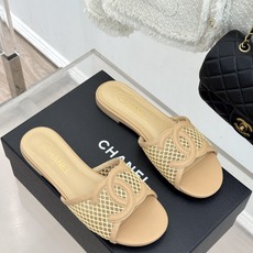 CHANE* |小香26S新品大双C镂空拖鞋通透肌理自带轻奢气韵经典双C镌刻品牌底蕴镂空剪裁勾勒灵动轮廓 CHANE* |小香26S新品大双C镂空拖鞋通透肌理自带轻奢气韵经典双C镌刻品牌底蕴镂空剪裁勾勒灵动轮廓