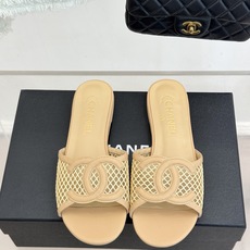 CHANE* |小香26S新品大双C镂空拖鞋通透肌理自带轻奢气韵经典双C镌刻品牌底蕴镂空剪裁勾勒灵动轮廓 CHANE* |小香26S新品大双C镂空拖鞋通透肌理自带轻奢气韵经典双C镌刻品牌底蕴镂空剪裁勾勒灵动轮廓