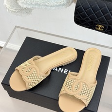 CHANE* |小香26S新品大双C镂空拖鞋通透肌理自带轻奢气韵经典双C镌刻品牌底蕴镂空剪裁勾勒灵动轮廓 CHANE* |小香26S新品大双C镂空拖鞋通透肌理自带轻奢气韵经典双C镌刻品牌底蕴镂空剪裁勾勒灵动轮廓