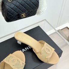高跟CHANE* |小香26S新品大双C镂空拖鞋通透肌理自带轻奢气韵经典双C镌刻品牌底蕴镂空剪裁勾勒灵动 高跟CHANE* |小香26S新品大双C镂空拖鞋通透肌理自带轻奢气韵经典双C镌刻品牌底蕴镂空剪裁勾勒灵动