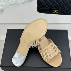 高跟CHANE* |小香26S新品大双C镂空拖鞋通透肌理自带轻奢气韵经典双C镌刻品牌底蕴镂空剪裁勾勒灵动 高跟CHANE* |小香26S新品大双C镂空拖鞋通透肌理自带轻奢气韵经典双C镌刻品牌底蕴镂空剪裁勾勒灵动