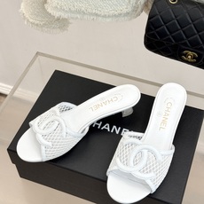 高跟CHANE* |小香26S新品大双C镂空拖鞋通透肌理自带轻奢气韵经典双C镌刻品牌底蕴镂空剪裁勾勒灵动 高跟CHANE* |小香26S新品大双C镂空拖鞋通透肌理自带轻奢气韵经典双C镌刻品牌底蕴镂空剪裁勾勒灵动