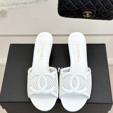 高跟CHANE* |小香26S新品大双C镂空拖鞋通透肌理自带轻奢气韵经典双C镌刻品牌底蕴镂空剪裁勾勒灵动 高跟CHANE* |小香26S新品大双C镂空拖鞋通透肌理自带轻奢气韵经典双C镌刻品牌底蕴镂空剪裁勾勒灵动