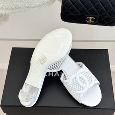 高跟CHANE* |小香26S新品大双C镂空拖鞋通透肌理自带轻奢气韵经典双C镌刻品牌底蕴镂空剪裁勾勒灵动 高跟CHANE* |小香26S新品大双C镂空拖鞋通透肌理自带轻奢气韵经典双C镌刻品牌底蕴镂空剪裁勾勒灵动