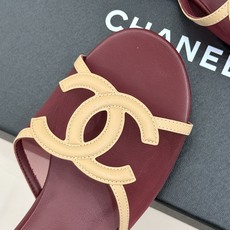 CHANE* |小香26S新品大双C镂空拖鞋通透肌理自带轻奢气韵经典双C镌刻品牌底蕴镂空剪裁勾勒灵动轮廓 CHANE* |小香26S新品大双C镂空拖鞋通透肌理自带轻奢气韵经典双C镌刻品牌底蕴镂空剪裁勾勒灵动轮廓