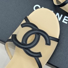 CHANE* |小香26S新品大双C镂空拖鞋通透肌理自带轻奢气韵经典双C镌刻品牌底蕴镂空剪裁勾勒灵动轮廓 CHANE* |小香26S新品大双C镂空拖鞋通透肌理自带轻奢气韵经典双C镌刻品牌底蕴镂空剪裁勾勒灵动轮廓