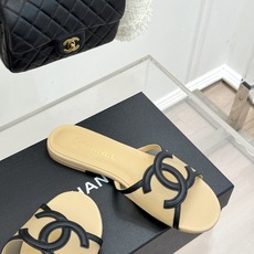 CHANE* |小香26S新品大双C镂空拖鞋通透肌理自带轻奢气韵经典双C镌刻品牌底蕴镂空剪裁勾勒灵动轮廓 CHANE* |小香26S新品大双C镂空拖鞋通透肌理自带轻奢气韵经典双C镌刻品牌底蕴镂空剪裁勾勒灵动轮廓