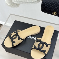 CHANE* |小香26S新品大双C镂空拖鞋通透肌理自带轻奢气韵经典双C镌刻品牌底蕴镂空剪裁勾勒灵动轮廓 CHANE* |小香26S新品大双C镂空拖鞋通透肌理自带轻奢气韵经典双C镌刻品牌底蕴镂空剪裁勾勒灵动轮廓