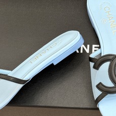 CHANE* |小香26S新品大双C镂空拖鞋通透肌理自带轻奢气韵经典双C镌刻品牌底蕴镂空剪裁勾勒灵动轮廓 CHANE* |小香26S新品大双C镂空拖鞋通透肌理自带轻奢气韵经典双C镌刻品牌底蕴镂空剪裁勾勒灵动轮廓