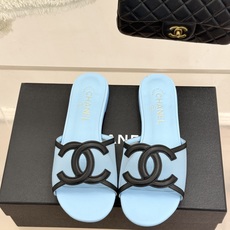 CHANE* |小香26S新品大双C镂空拖鞋通透肌理自带轻奢气韵经典双C镌刻品牌底蕴镂空剪裁勾勒灵动轮廓 CHANE* |小香26S新品大双C镂空拖鞋通透肌理自带轻奢气韵经典双C镌刻品牌底蕴镂空剪裁勾勒灵动轮廓