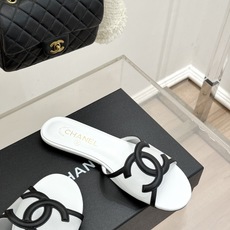 CHANE* |小香26S新品大双C镂空拖鞋通透肌理自带轻奢气韵经典双C镌刻品牌底蕴镂空剪裁勾勒灵动轮廓 CHANE* |小香26S新品大双C镂空拖鞋通透肌理自带轻奢气韵经典双C镌刻品牌底蕴镂空剪裁勾勒灵动轮廓