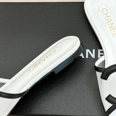 CHANE* |小香26S新品大双C镂空拖鞋通透肌理自带轻奢气韵经典双C镌刻品牌底蕴镂空剪裁勾勒灵动轮廓 CHANE* |小香26S新品大双C镂空拖鞋通透肌理自带轻奢气韵经典双C镌刻品牌底蕴镂空剪裁勾勒灵动轮廓
