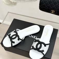 CHANE* |小香26S新品大双C镂空拖鞋通透肌理自带轻奢气韵经典双C镌刻品牌底蕴镂空剪裁勾勒灵动轮廓 CHANE* |小香26S新品大双C镂空拖鞋通透肌理自带轻奢气韵经典双C镌刻品牌底蕴镂空剪裁勾勒灵动轮廓