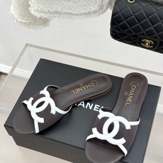 CHANE* |小香26S新品大双C镂空拖鞋通透肌理自带轻奢气韵经典双C镌刻品牌底蕴镂空剪裁勾勒灵动轮廓 CHANE* |小香26S新品大双C镂空拖鞋通透肌理自带轻奢气韵经典双C镌刻品牌底蕴镂空剪裁勾勒灵动轮廓