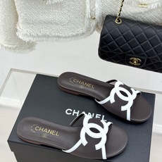 CHANE* |小香26S新品大双C镂空拖鞋通透肌理自带轻奢气韵经典双C镌刻品牌底蕴镂空剪裁勾勒灵动轮廓 CHANE* |小香26S新品大双C镂空拖鞋通透肌理自带轻奢气韵经典双C镌刻品牌底蕴镂空剪裁勾勒灵动轮廓