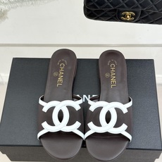 CHANE* |小香26S新品大双C镂空拖鞋通透肌理自带轻奢气韵经典双C镌刻品牌底蕴镂空剪裁勾勒灵动轮廓 CHANE* |小香26S新品大双C镂空拖鞋通透肌理自带轻奢气韵经典双C镌刻品牌底蕴镂空剪裁勾勒灵动轮廓
