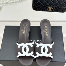 高跟CHANE* |小香26S新品大双C镂空拖鞋通透肌理自带轻奢气韵经典双C镌刻品牌底蕴镂空剪裁勾勒灵动 高跟CHANE* |小香26S新品大双C镂空拖鞋通透肌理自带轻奢气韵经典双C镌刻品牌底蕴镂空剪裁勾勒灵动