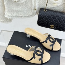 高跟CHANE* |小香26S新品大双C镂空拖鞋通透肌理自带轻奢气韵经典双C镌刻品牌底蕴镂空剪裁勾勒灵动 高跟CHANE* |小香26S新品大双C镂空拖鞋通透肌理自带轻奢气韵经典双C镌刻品牌底蕴镂空剪裁勾勒灵动