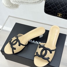 高跟CHANE* |小香26S新品大双C镂空拖鞋通透肌理自带轻奢气韵经典双C镌刻品牌底蕴镂空剪裁勾勒灵动 高跟CHANE* |小香26S新品大双C镂空拖鞋通透肌理自带轻奢气韵经典双C镌刻品牌底蕴镂空剪裁勾勒灵动