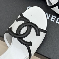 高跟CHANE* |小香26S新品大双C镂空拖鞋通透肌理自带轻奢气韵经典双C镌刻品牌底蕴镂空剪裁勾勒灵动 高跟CHANE* |小香26S新品大双C镂空拖鞋通透肌理自带轻奢气韵经典双C镌刻品牌底蕴镂空剪裁勾勒灵动
