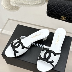 高跟CHANE* |小香26S新品大双C镂空拖鞋通透肌理自带轻奢气韵经典双C镌刻品牌底蕴镂空剪裁勾勒灵动 高跟CHANE* |小香26S新品大双C镂空拖鞋通透肌理自带轻奢气韵经典双C镌刻品牌底蕴镂空剪裁勾勒灵动