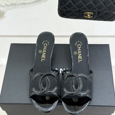 高跟CHANE* |小香26S新品大双C镂空拖鞋通透肌理自带轻奢气韵经典双C镌刻品牌底蕴镂空剪裁勾勒灵动 高跟CHANE* |小香26S新品大双C镂空拖鞋通透肌理自带轻奢气韵经典双C镌刻品牌底蕴镂空剪裁勾勒灵动