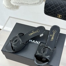 高跟CHANE* |小香26S新品大双C镂空拖鞋通透肌理自带轻奢气韵经典双C镌刻品牌底蕴镂空剪裁勾勒灵动 高跟CHANE* |小香26S新品大双C镂空拖鞋通透肌理自带轻奢气韵经典双C镌刻品牌底蕴镂空剪裁勾勒灵动