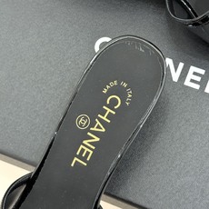 高跟CHANE* |小香26S新品大双C镂空拖鞋通透肌理自带轻奢气韵经典双C镌刻品牌底蕴镂空剪裁勾勒灵动 高跟CHANE* |小香26S新品大双C镂空拖鞋通透肌理自带轻奢气韵经典双C镌刻品牌底蕴镂空剪裁勾勒灵动